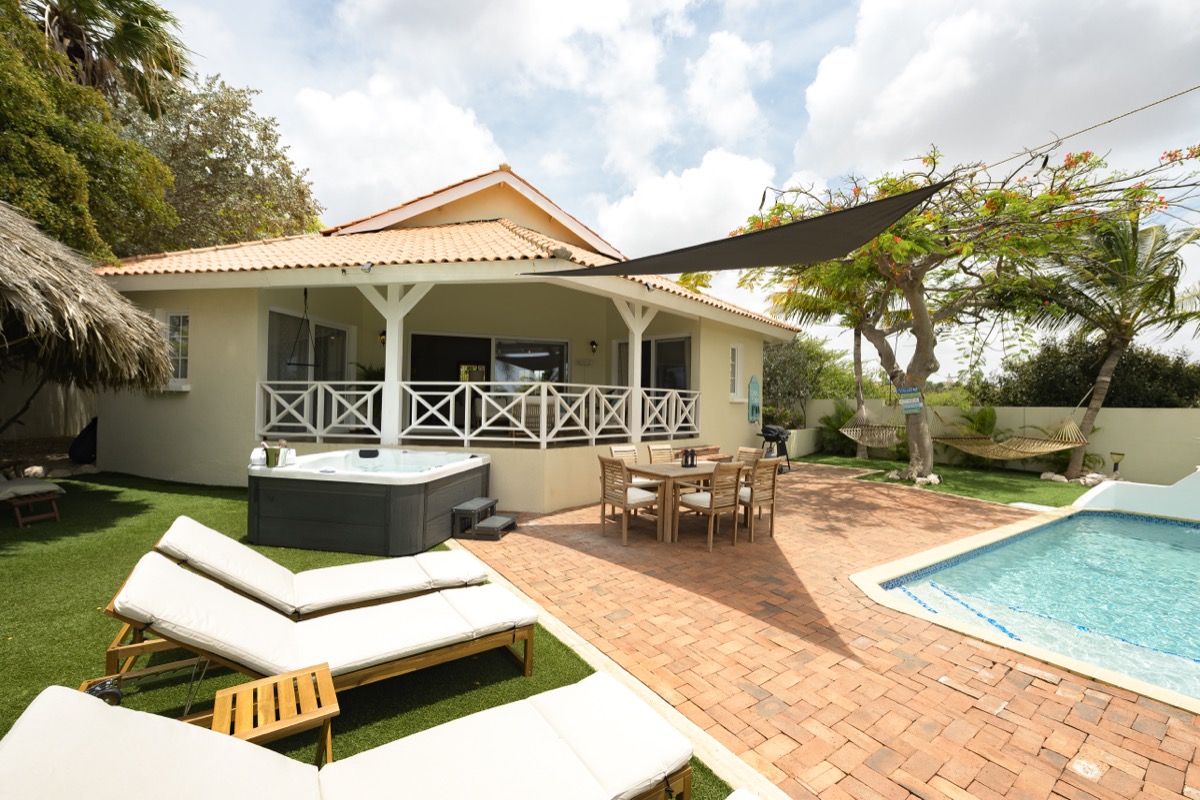 Villa Palm Breeze